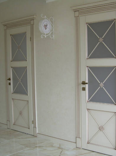 Міжкімнатні двері фарбовані рим-венеціано поо біла