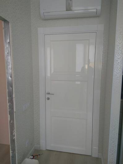 Міжкімнатні двері фарбовані рим поо білі